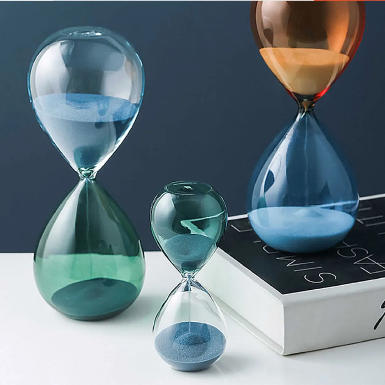 Nordic Colored Hour Glass