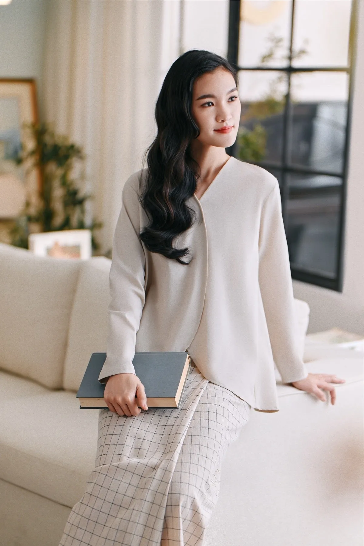 The Caya Women Bulan Blouse - Champagne